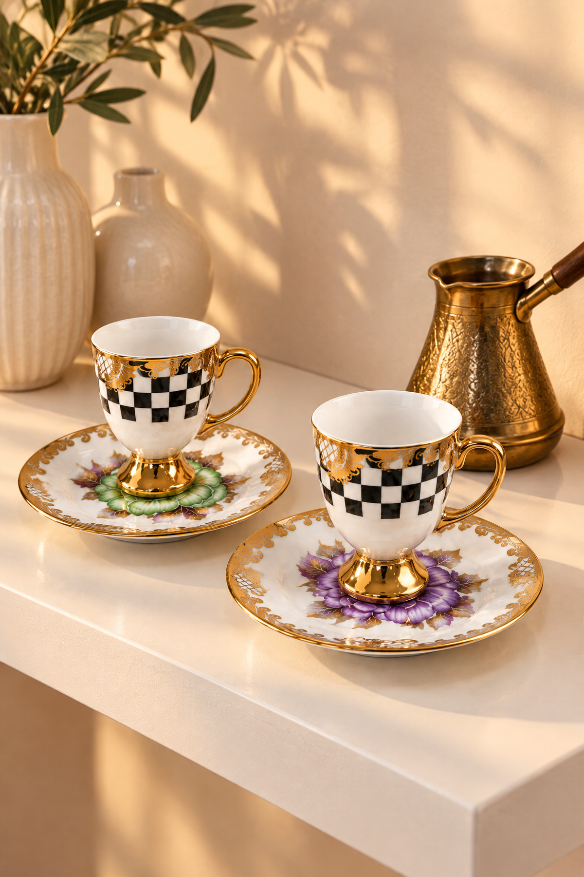 6 Kişilik 12 Parça Gold Detaylı Desenli Kahve Fincan Takımı – Siyah Beyaz Çiçekli