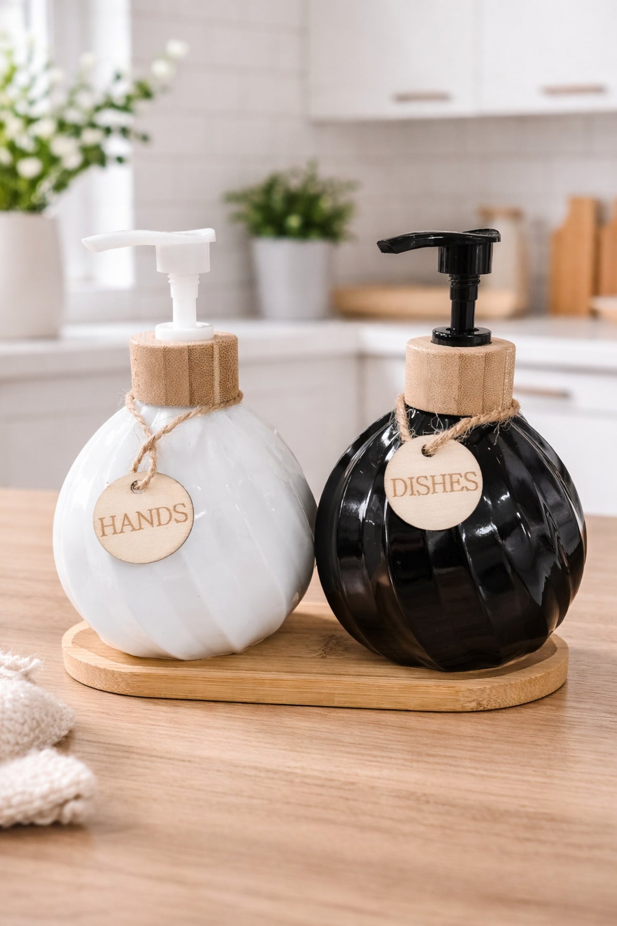 2'li Sıvı Sabunluk & Deterjanlık Seti, Bambu Stantlı, Stant 17,5x8,5 cm, Şişe 400 ml 15x10 cm