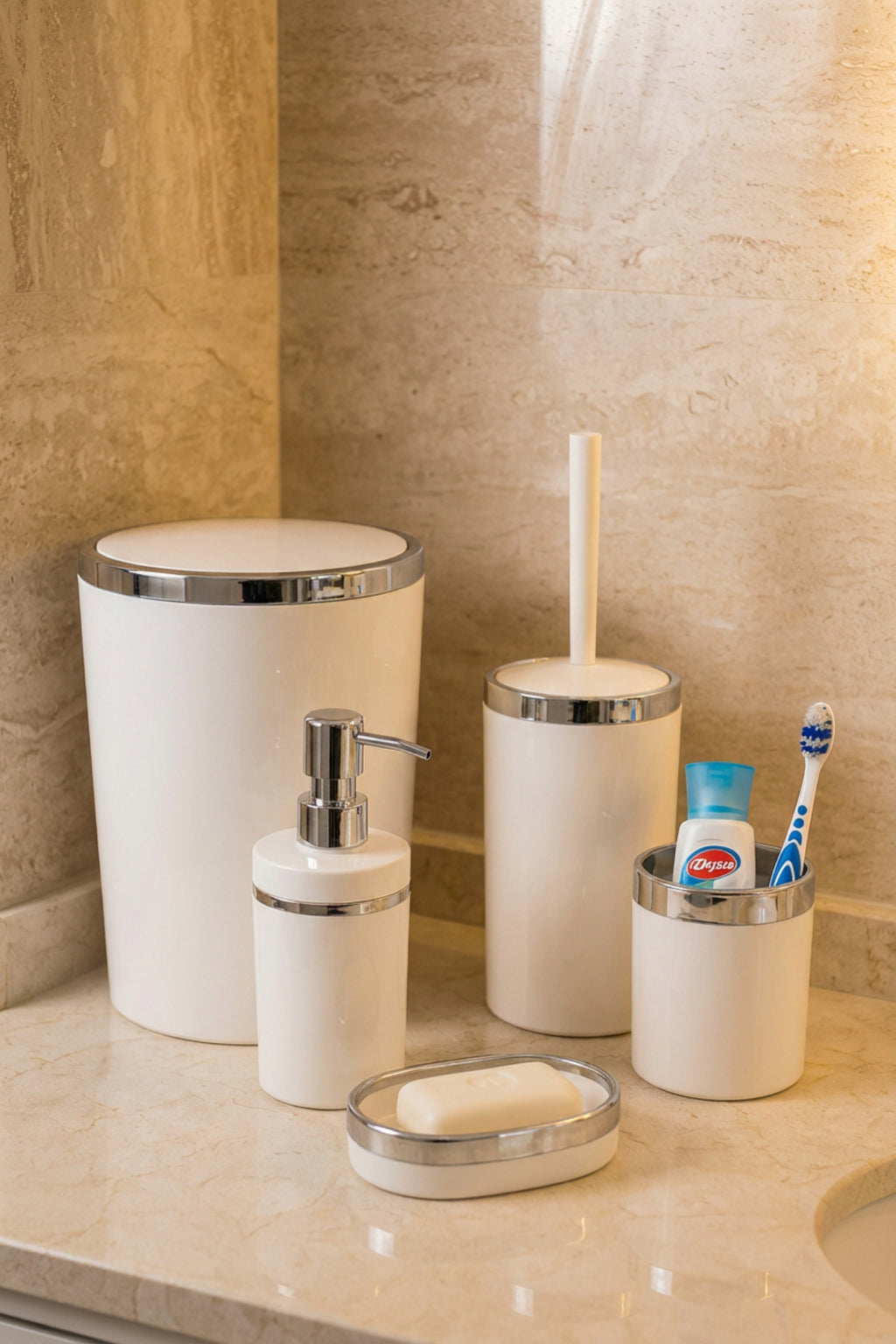 5 Parça Akrilik Banyo Seti, Şık ve Kaliteli Akrilik, Gümüş Renk Detaylı
