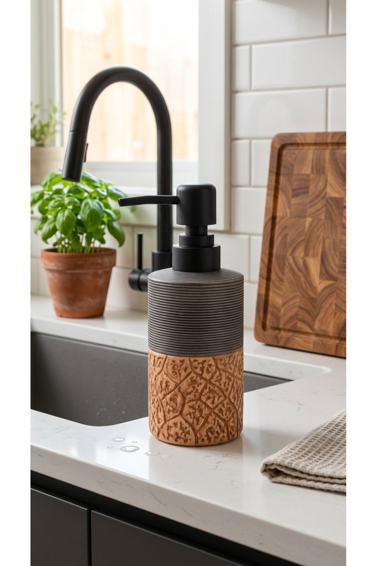 300 ml Seramik Lenora Sıvı Sabunluk, 7 cm çap, 18 cm yükseklik