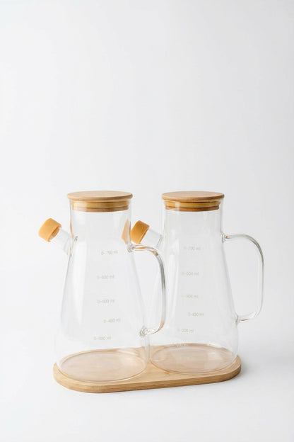 2'li 900 ml Bambu Kapaklı ve Altlıklı Borosilikat Cam Yağdanlık, Isıya Dayanıklı, Yağ/Sirke/Sosluk