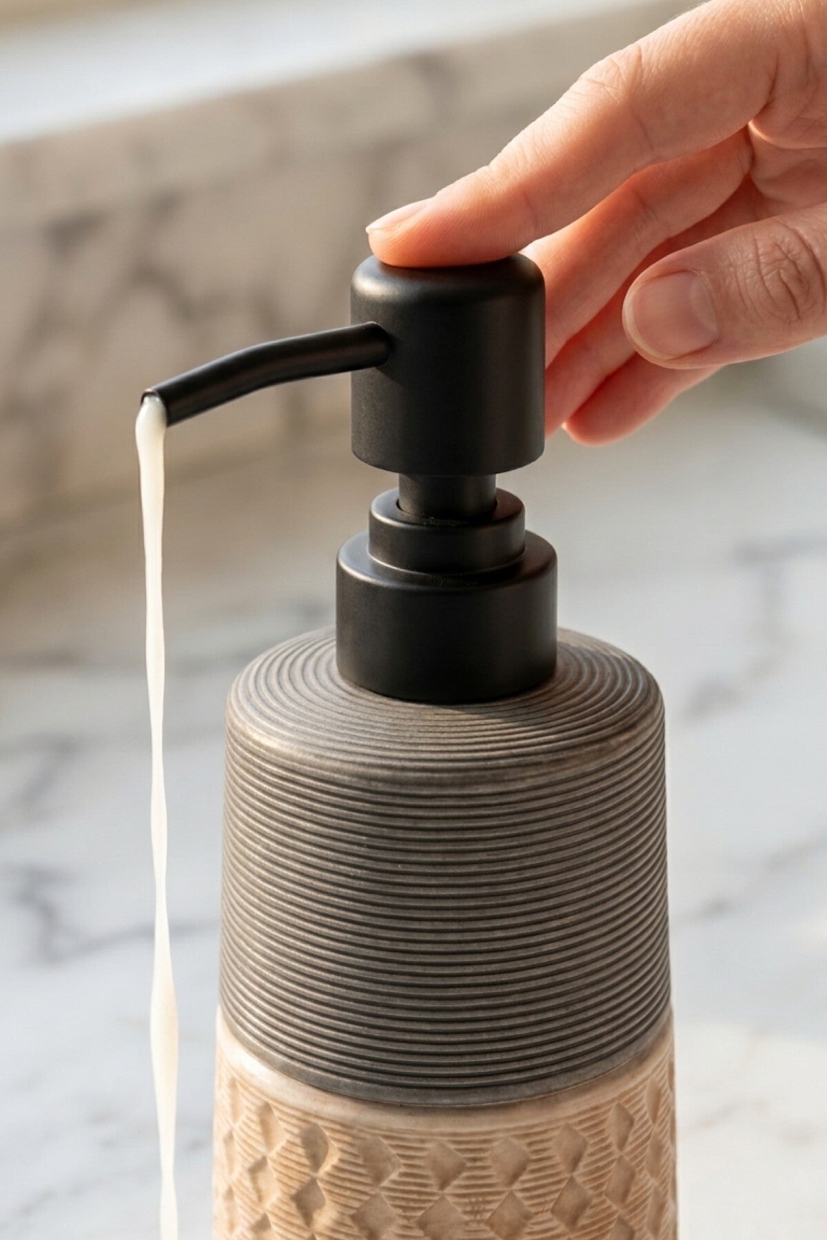 300 ml Seramik Lenora Sıvı Sabunluk, 7 cm çap, 18 cm yükseklik