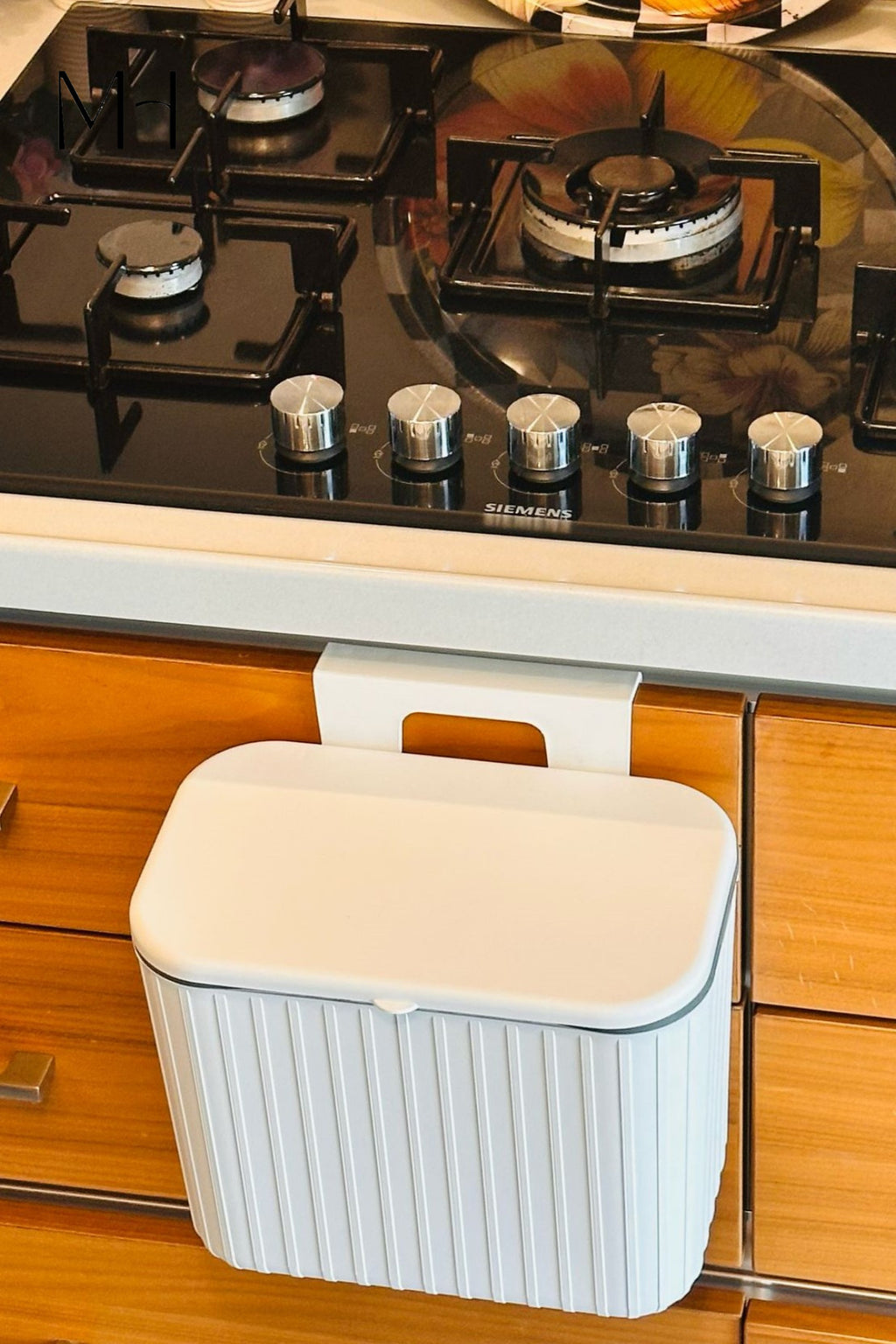 Pratik Askılı Çöp Kovası- Beyaz- Çift Yönlü Kapaklı - 8 Litre