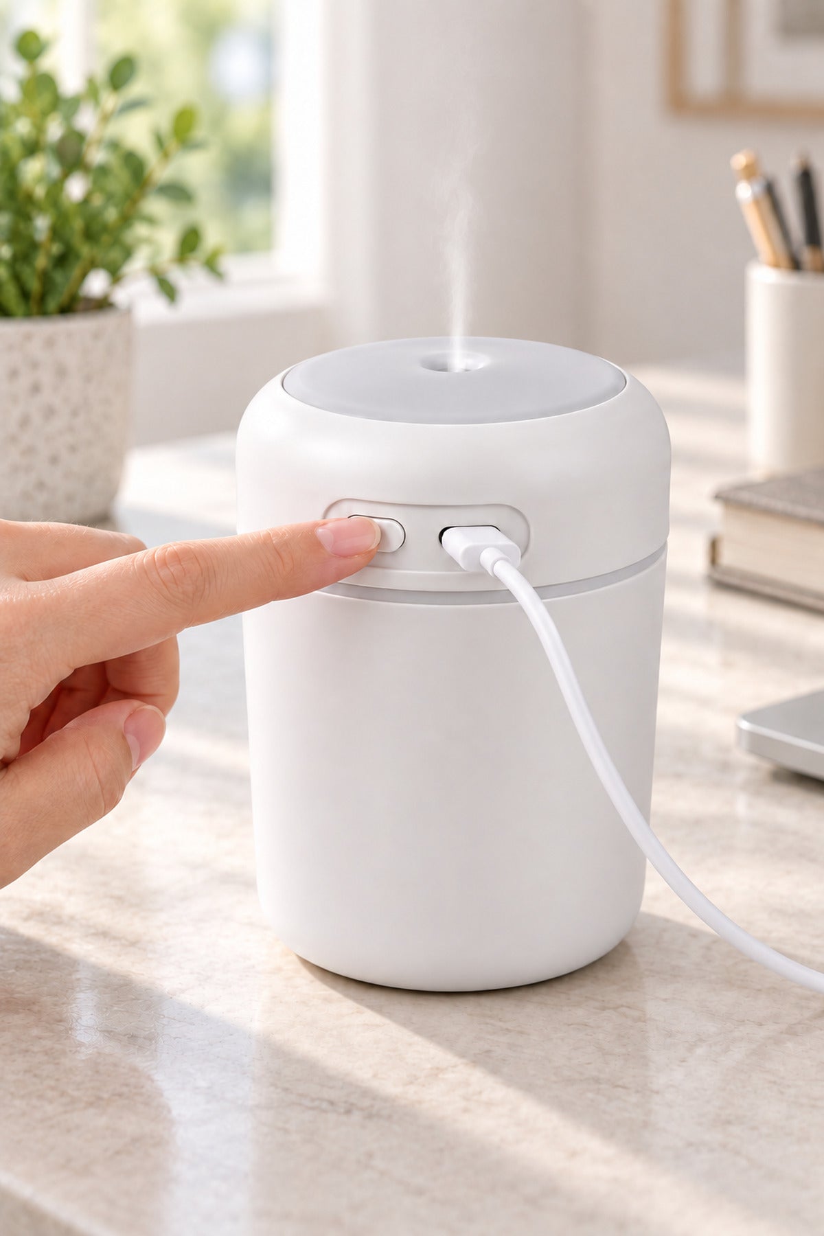 Hava Nemlendirici 300 ml, USB Şarjlı, LED Işıklı, 7,5 x 11 cm
