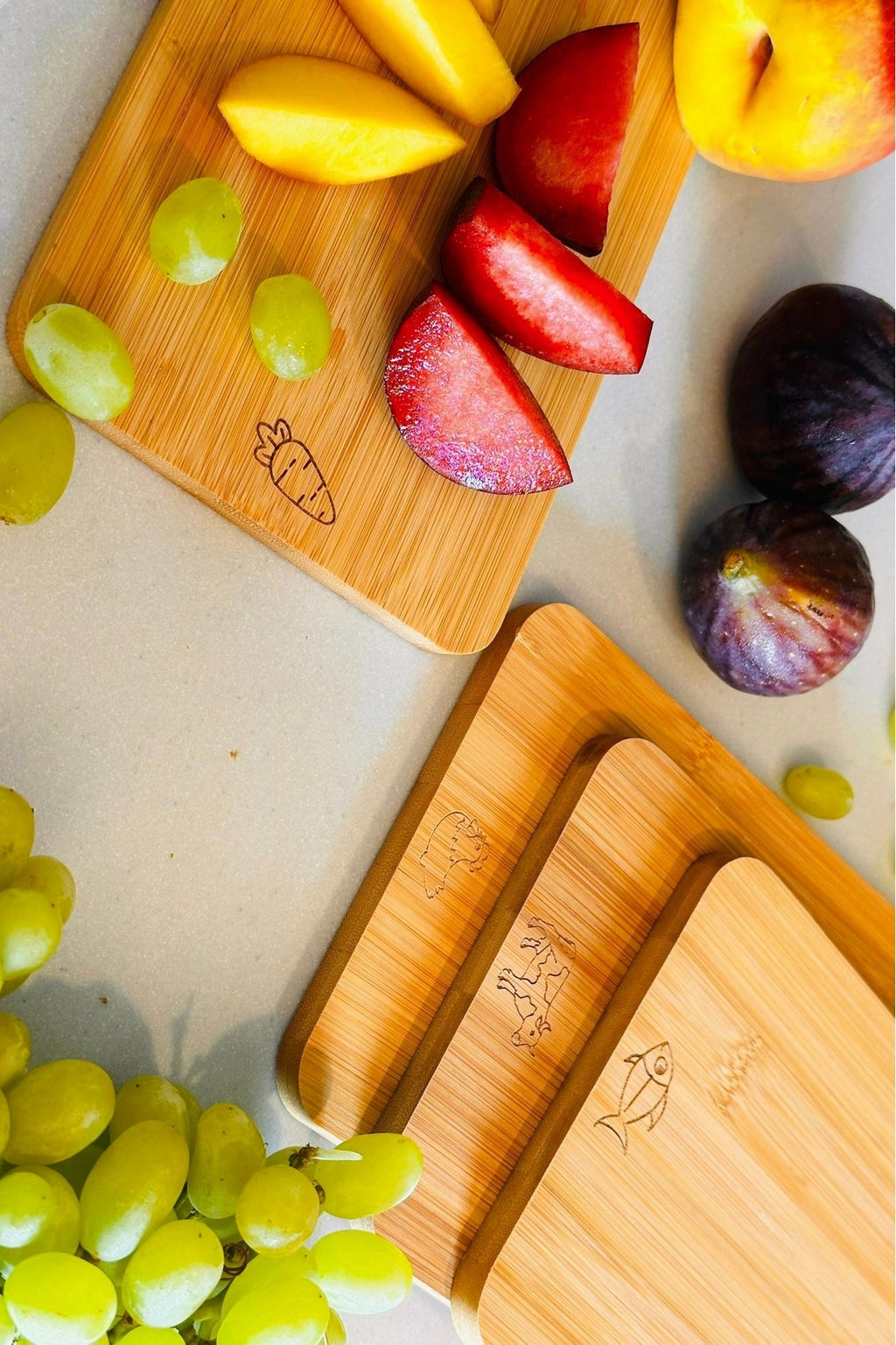 Sebze-Tavuk-Balık-Et Tahtaları, Stantlı 4’lü Ahşap Kesme Tahtası Seti, Tek tahta ölçü 25 × 16 × 1 cm