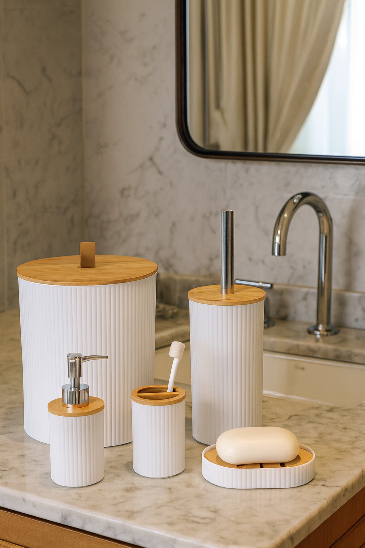 5 Parça Yuvarlak Banyo Seti, Bambu Kapaklı, Hacim: 7 litre