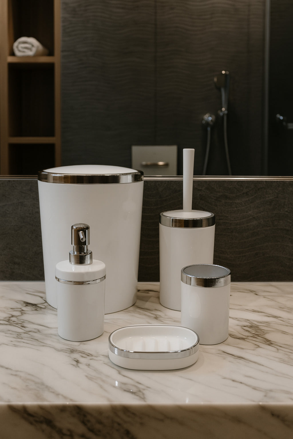 Banyo Seti 5'li,akrilik-çöpkovası,wc Fırçalık,sıvı Sabunluk,diş Fırçalık,el Sabunluk