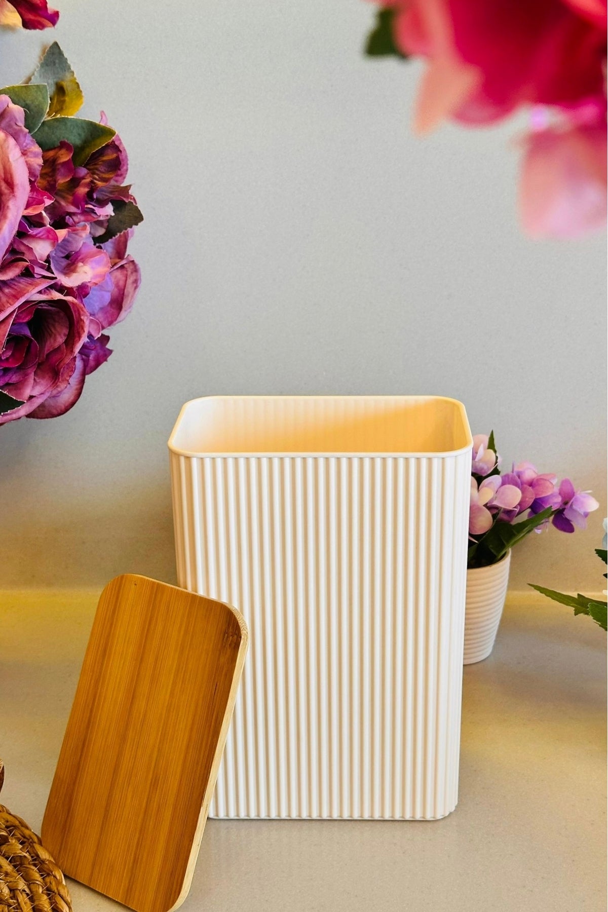 Bambu Kapaklı Saklama Kutusu - 2 Litre (15 x 9 x 21 cm)