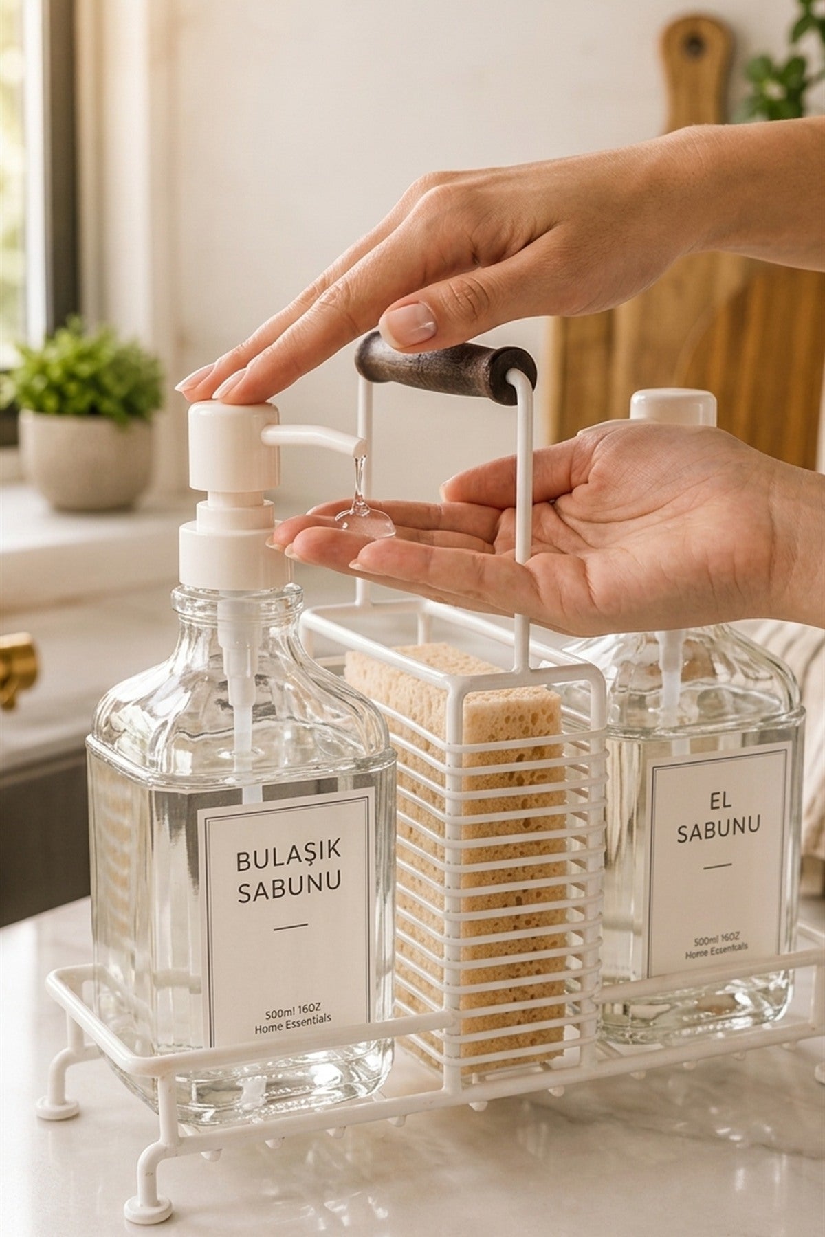 Liva 2’li Cam Sıvı Sabunluk Seti, Metal Stantlı, Süngerlikli, 2 x 500 ml, 24x9,5x23 cm.