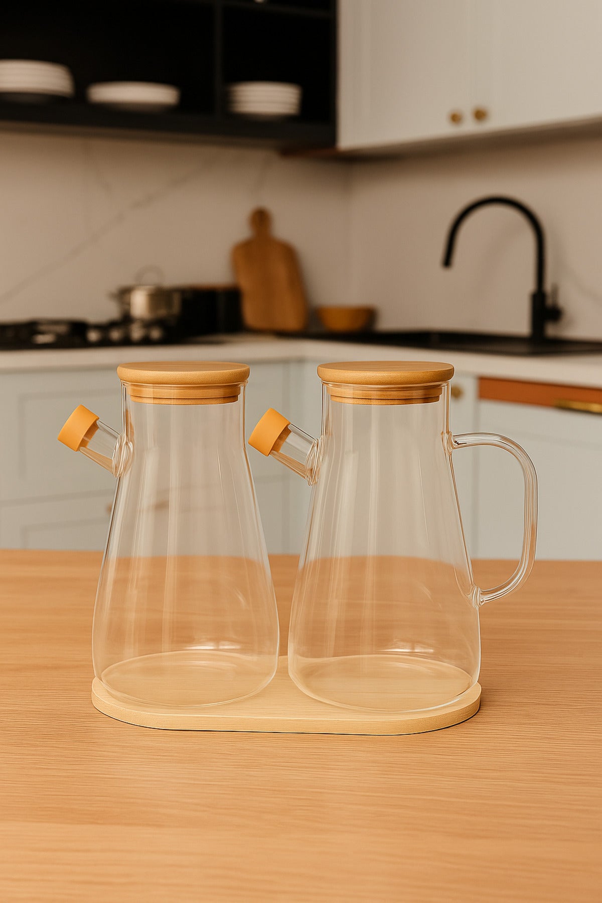 2'li 900 ml Bambu Kapaklı ve Altlıklı Borosilikat Cam Yağdanlık, Isıya Dayanıklı, Yağ/Sirke/Sosluk