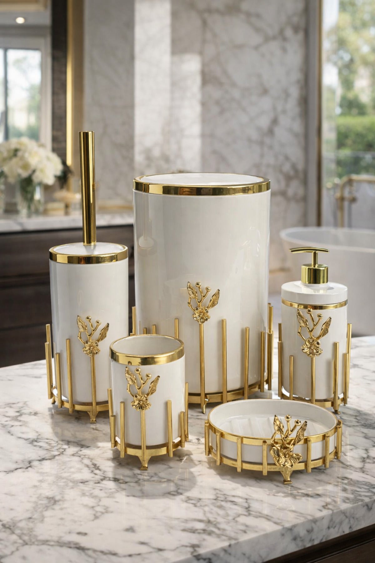 Gold Kaplama Metal Stantlı 5 Parça Mermer Desenli ve Düz Renk Seçenekli Banyo Aksesuar Takımı – Beyaz