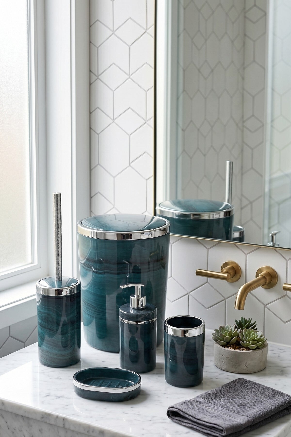 Banyo Seti 5'li, Yuvarlak, Akrilik-Çöp Kovası, WC Fırçalık, Sıvı Sabunluk, Diş Fırçalık, El Sabunluk – Yeşil Mermer Desen