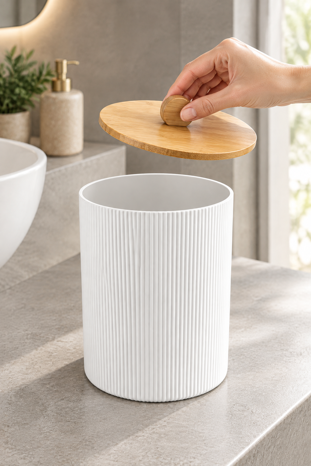 Doğal Bambu Kapaklı Çöp Kovası, 7 Litre, 20x23 cm Modern Şık Tasarım