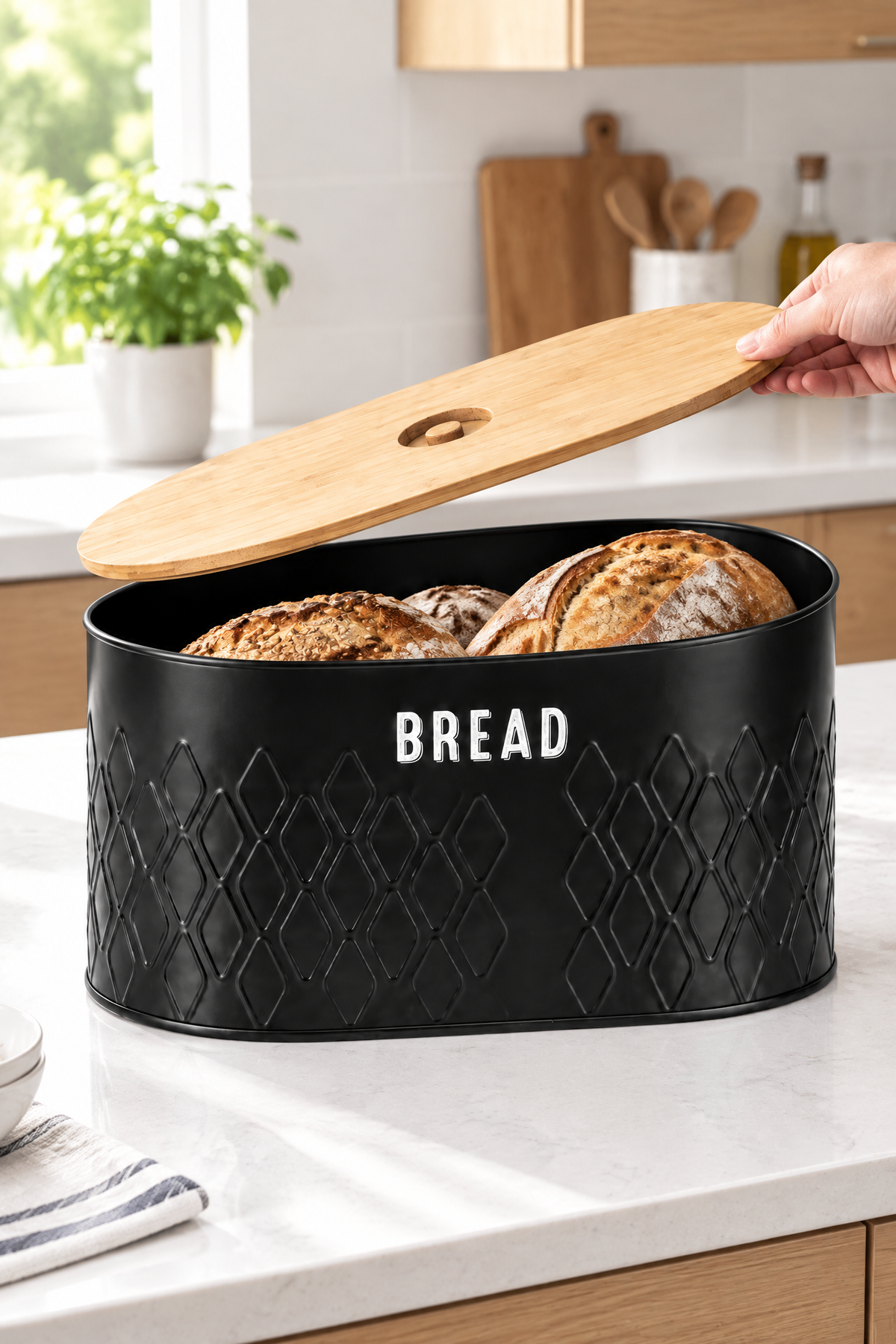 Bambu Kapaklı Siyah Metal Ekmeklik – 34 × 19 × 16 cm