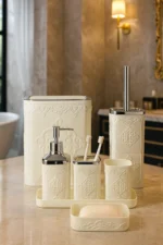 7 Parça Desenli Kare Click Kapaklı Beyaz Silver Banyo Seti, Hacim: 8 litre